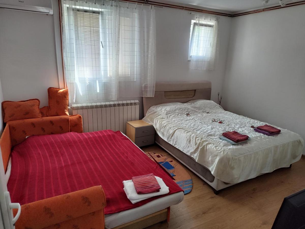 סורצ'ין Apartman Anastasija מראה חיצוני תמונה