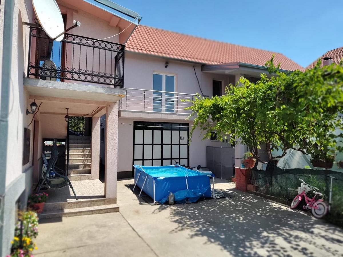 סורצ'ין Apartman Anastasija מראה חיצוני תמונה